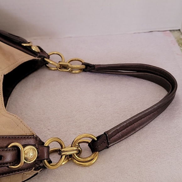 AUTHENTIC COACH MIA OPI ART PURSE GREAT CONDITION - Picture 3 of 16